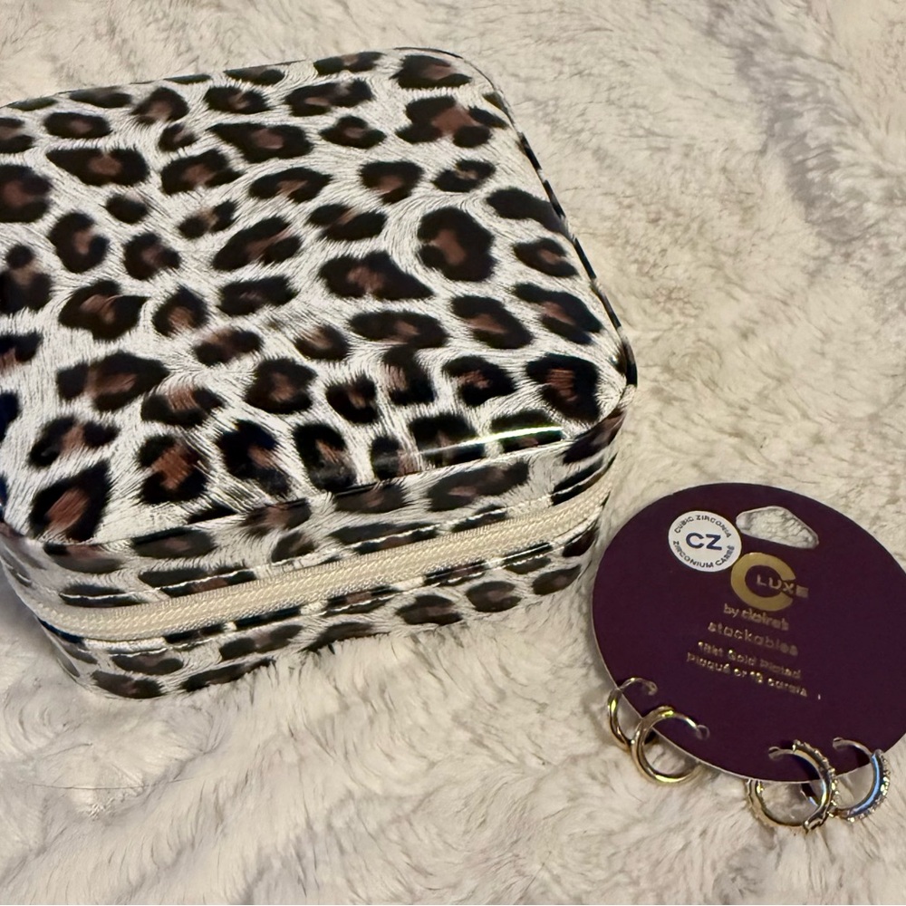 NWT Leopard Print Jewelry Case and Earrings Set